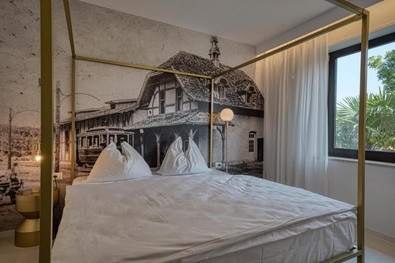 Goldfinger + Suites Lana Bagian luar foto
