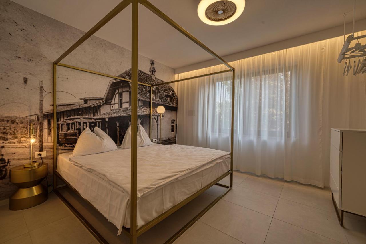 Goldfinger + Suites Lana Bagian luar foto