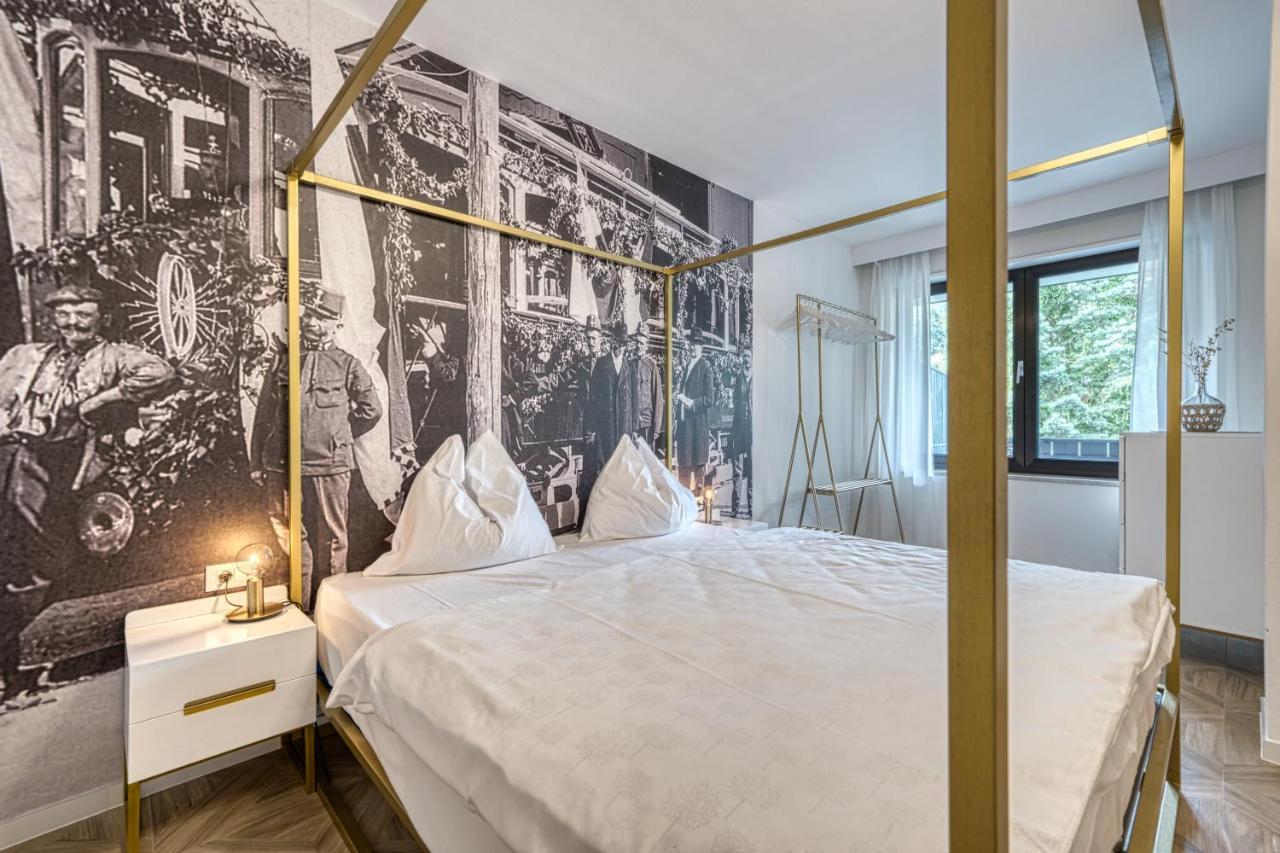 Goldfinger + Suites Lana Bagian luar foto