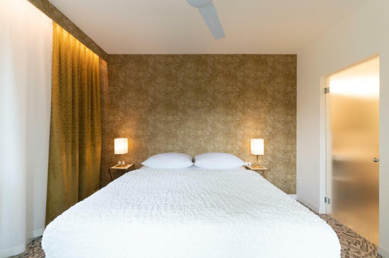Goldfinger + Suites Lana Ruang foto